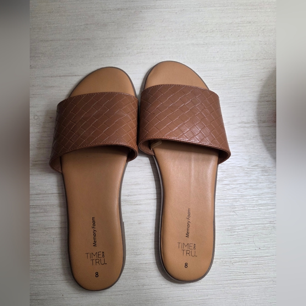 Time and Tru Women's Tan Slide Sandals